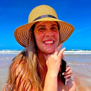 Meet your Posher, Eva